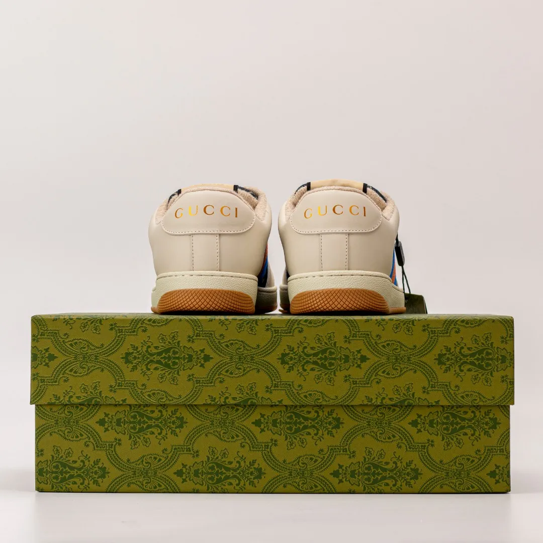 Factory price 580 [Higher version] GUCCI casual sports distressed small dirty shoes, polished cowhide fabric, hand-made distressed effect!  Original terry cloth, delicate, soft, comfortable and breathable. Privately molded steel-stamped two-color original TPU outsole (lower layer is wider, upper layer is narrower) to differentiate the wrong version of the outsole in the market. Fabric, material, outsole, detail comparison SIZE: 34-41, 38-45 regular size (women's 34, 41, men's 38, 45 customized, non-returnable and non-exchangeable) (women's colors and men's models need to be customized)